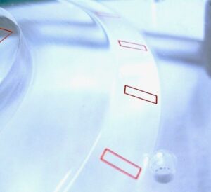 アクリル　切削　墨入れ　治具　清水プレス工業所